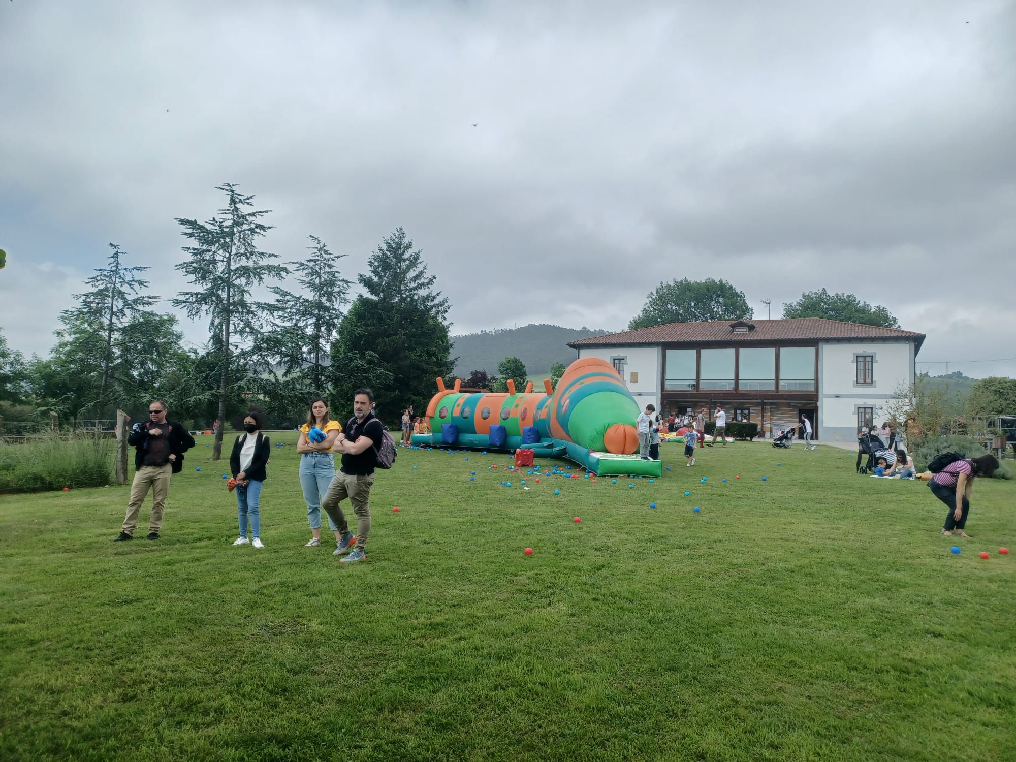 Llenazo en Lugo de Llanera: la jornada en familia desborda las previsiones