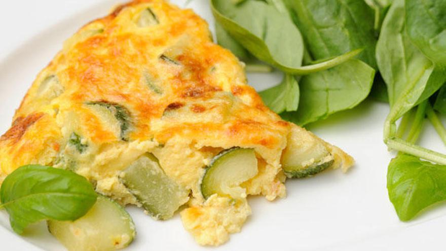 Tortilla de berenjenas y calabacín, un plato perfecto para la &#039;operación bikini&#039;