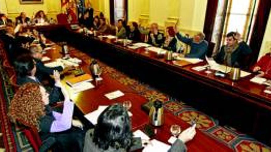 PP y PSOE se unen contra Portaje pese al &#039;no&#039; de Moncloa a paralizar el proyecto