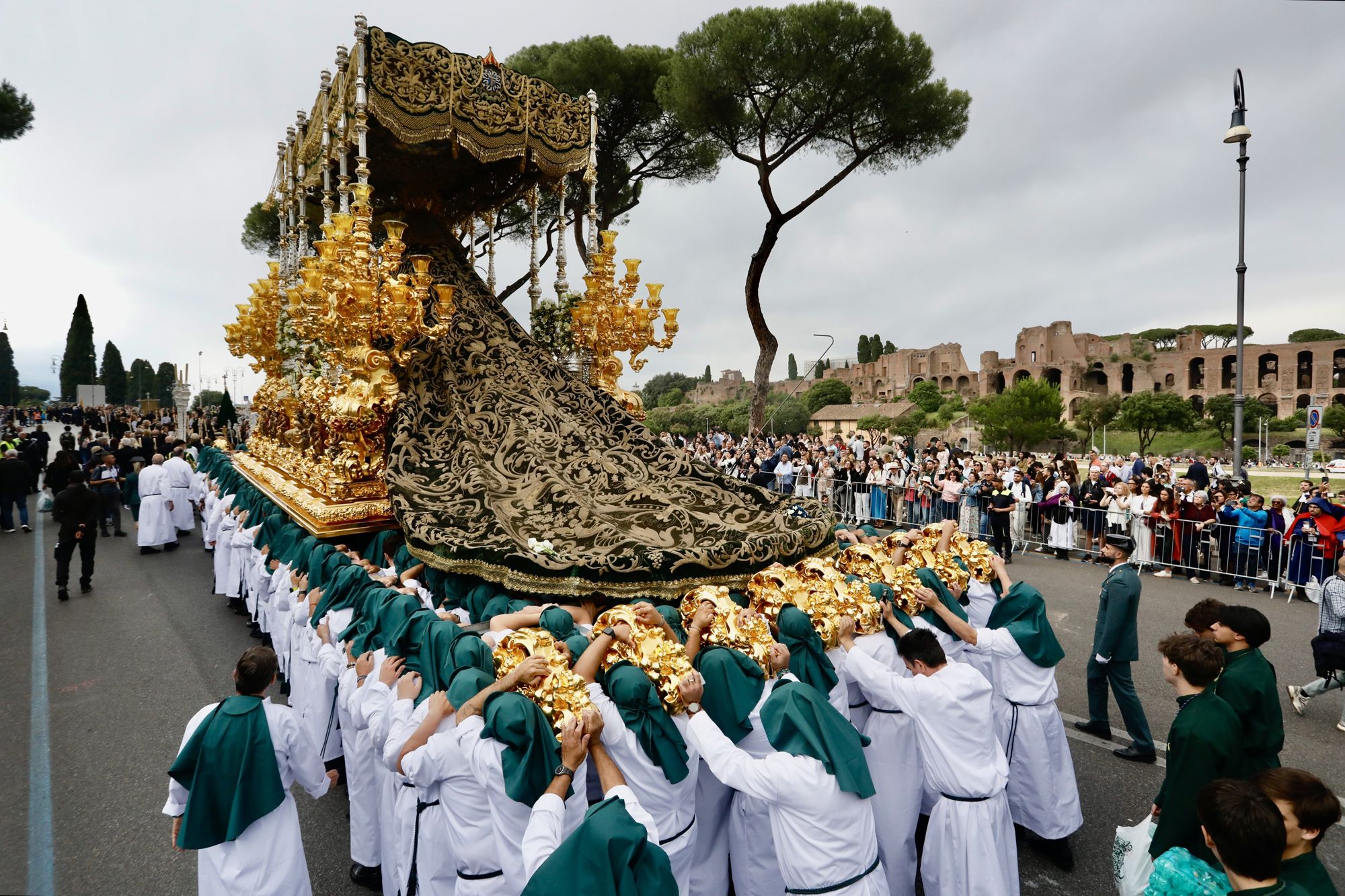 Gran procesión por el Jubileo de las Cofradías, en fotos