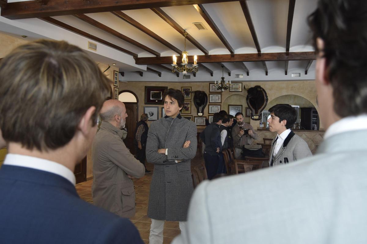 La convivencia entre Roca Rey y la Escuela Taurina de València, en imágenes