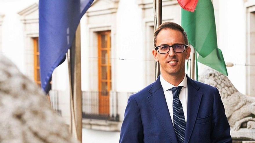 El alcalde de Pozoblanco deja la delegación de Personal, que pasa a manos de Manuel Fernández