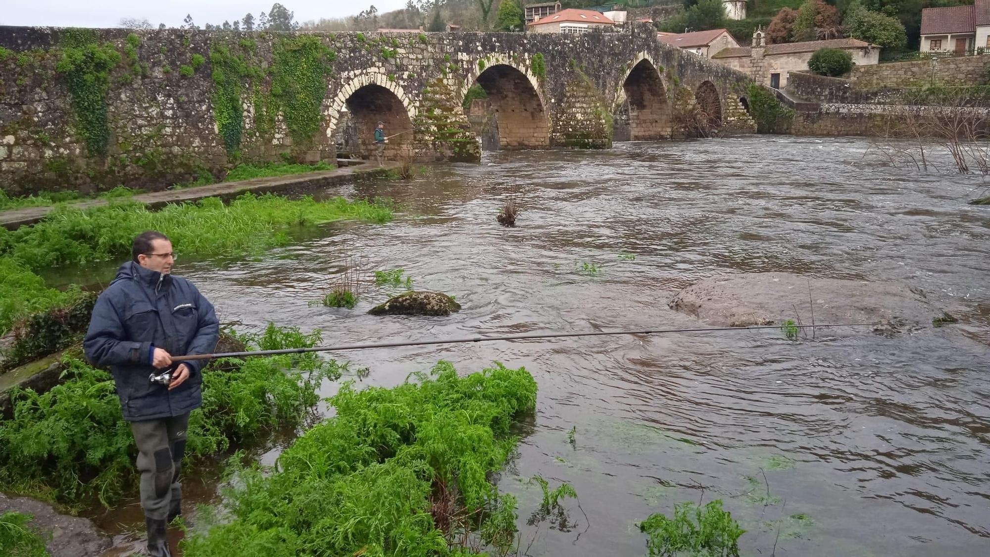 La temporada de pesca continental ha comenzado, pero solo para la trucha, ya que el salmón y el reo esperarán al 1 de mayo.