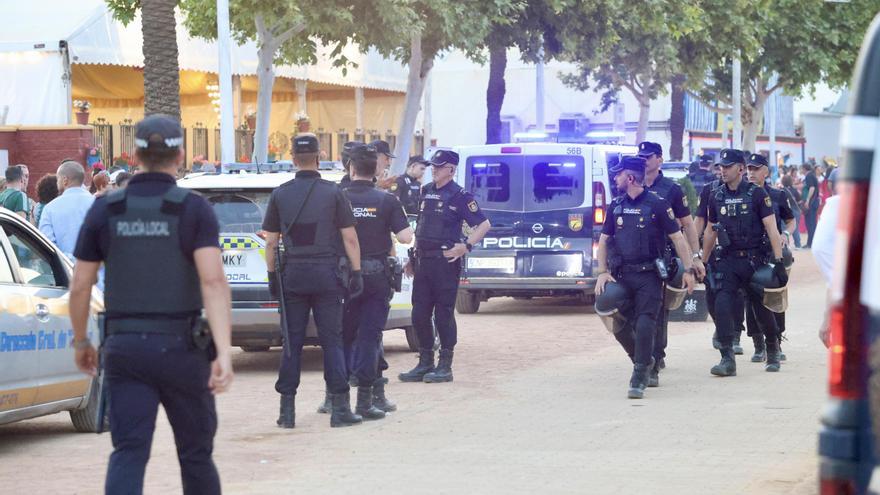 Un accidente en una atracción y un detenido en el último día de Feria de Córdoba