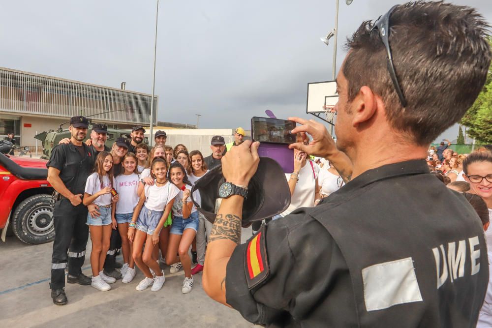 Orihuela despide a la UME entre vítores y aplausos