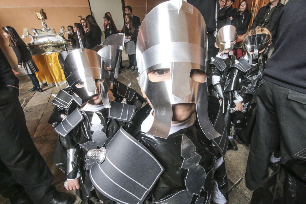 Los más pequeños celebran el Viernes de Dolores en Orihuela