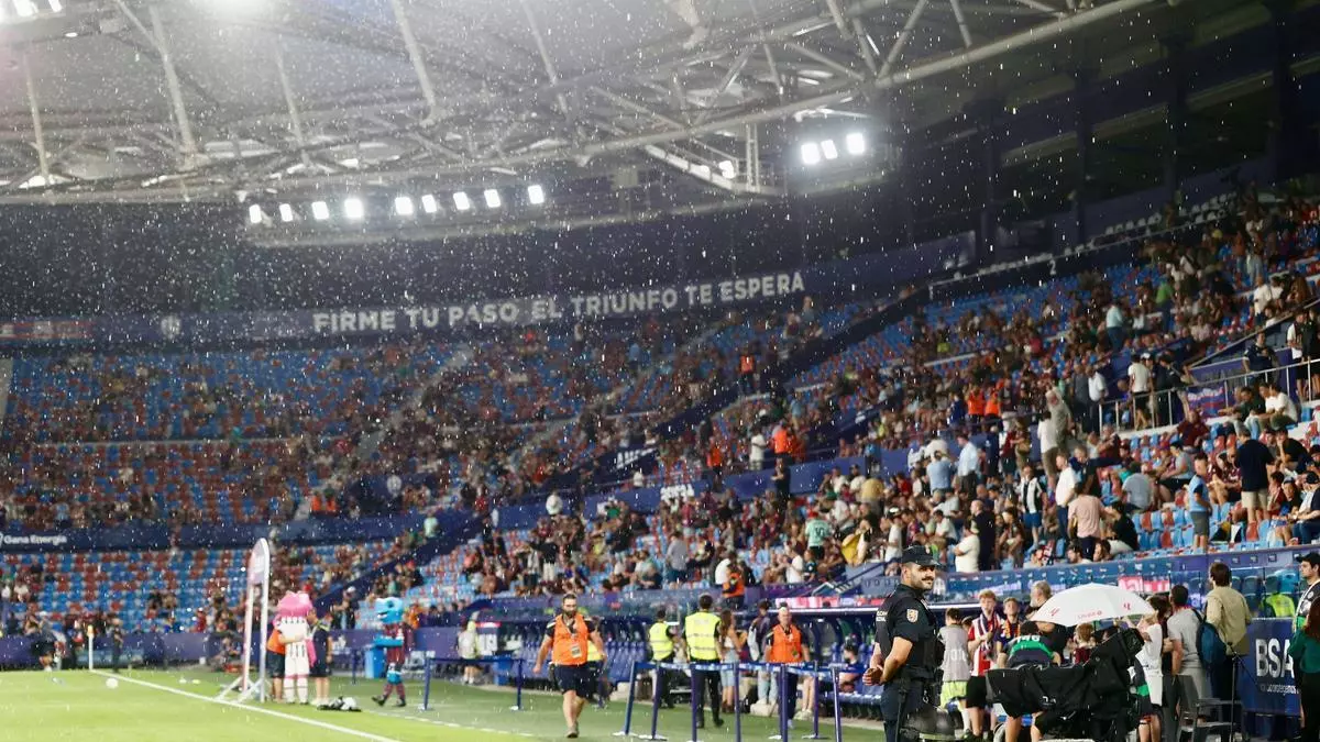 DIRECTO LALIGA | Levante UD - Athletic Club: ya llueve en el Ciutat con alerta n