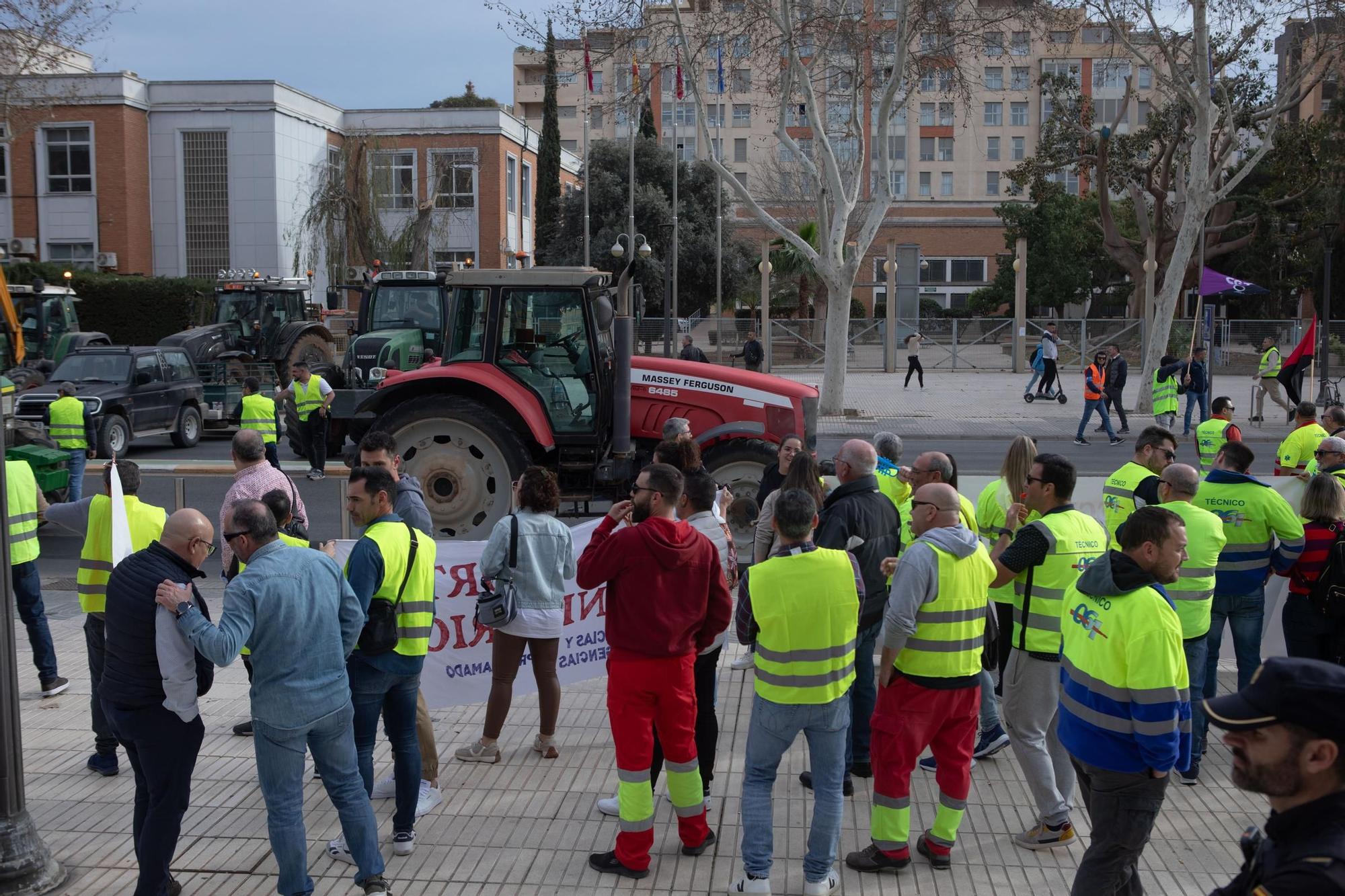 Las imágenes del bloqueo del campo a la Asamblea Regional este miércoles