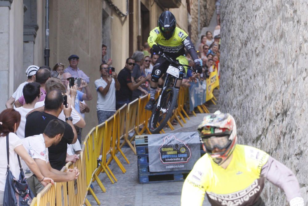 Un moment de l''Urban Downhill Show a les escales de Sant Domènec