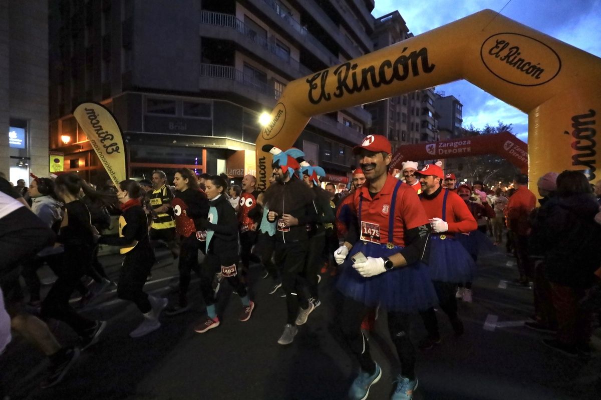 EN IMÁGENES | Zaragoza celebra su decimoctava edición de la San Silvestre