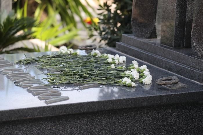 Día de Todos los Santos en el cementerio de Lorca