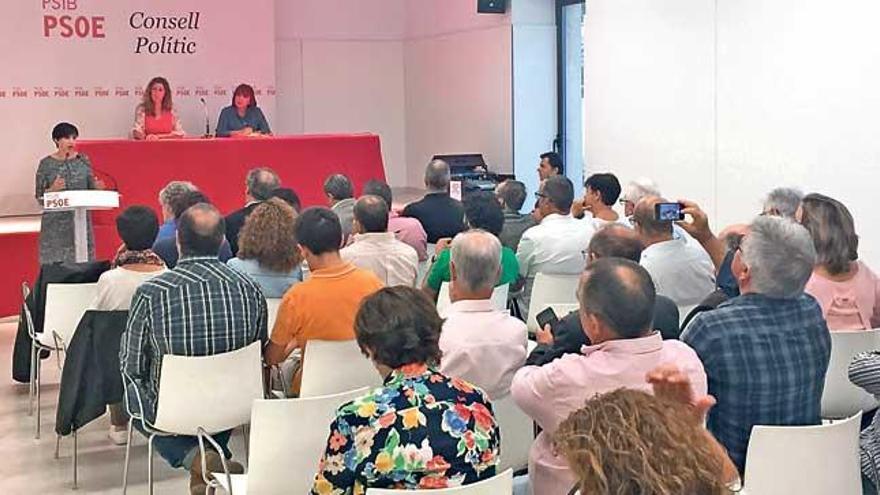 El comité político del PSOE de Mallorca se reunió ayer tarde en Inca y escenificó su unidad.