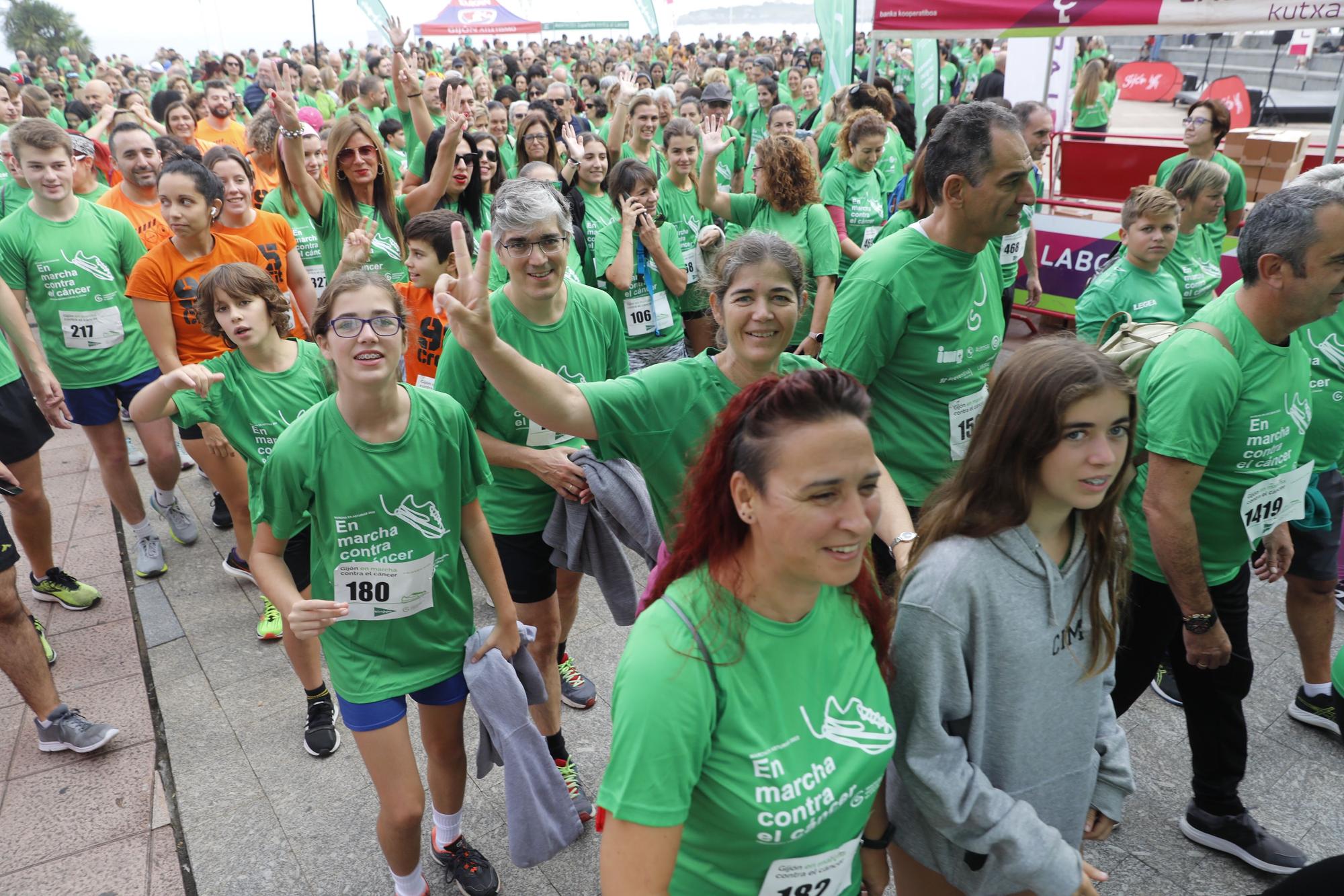 EN IMÁGENES: Asturias se echa a la calle para correr contra el cáncer