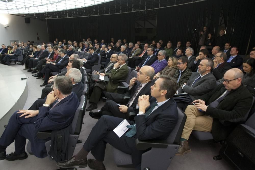 Conferencia de Andrés García Reche en el Club Mercantil