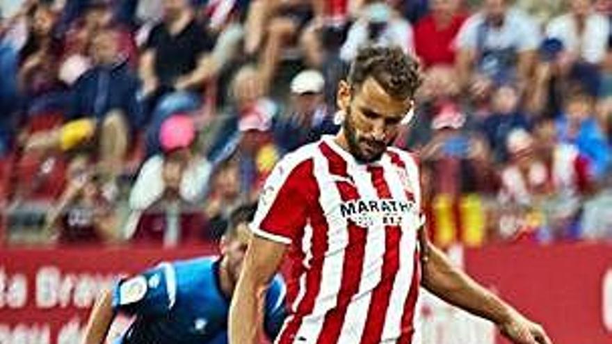 Stuani marca de penal