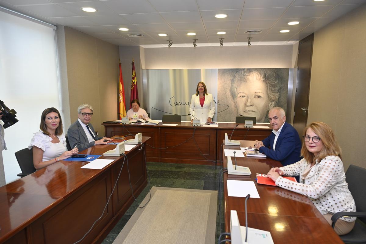 Primera reunón de la Mesa de la Asamblea de la XI Legislatura.