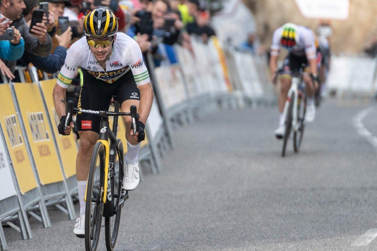 Volta a Catalunya: Roglic li demostra a Evenepoel que és un gat vell