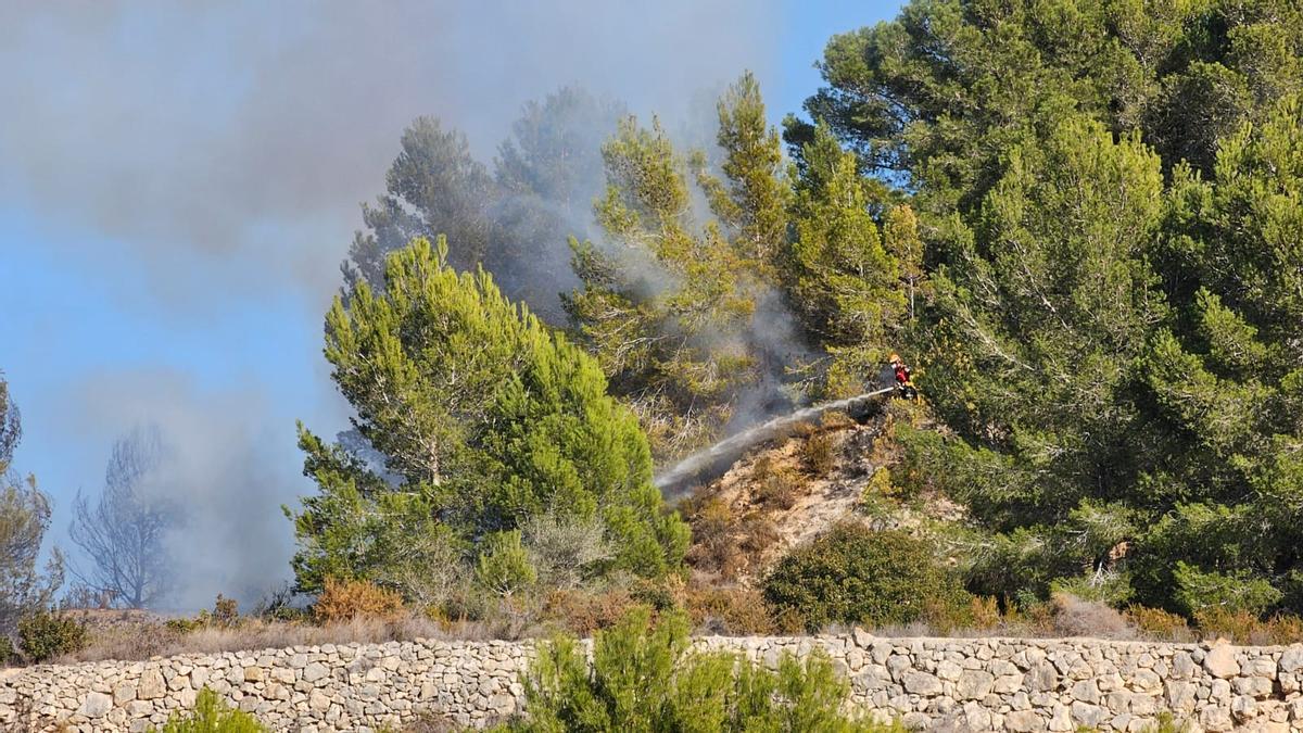 Los bomberos han luchado contra las llamas