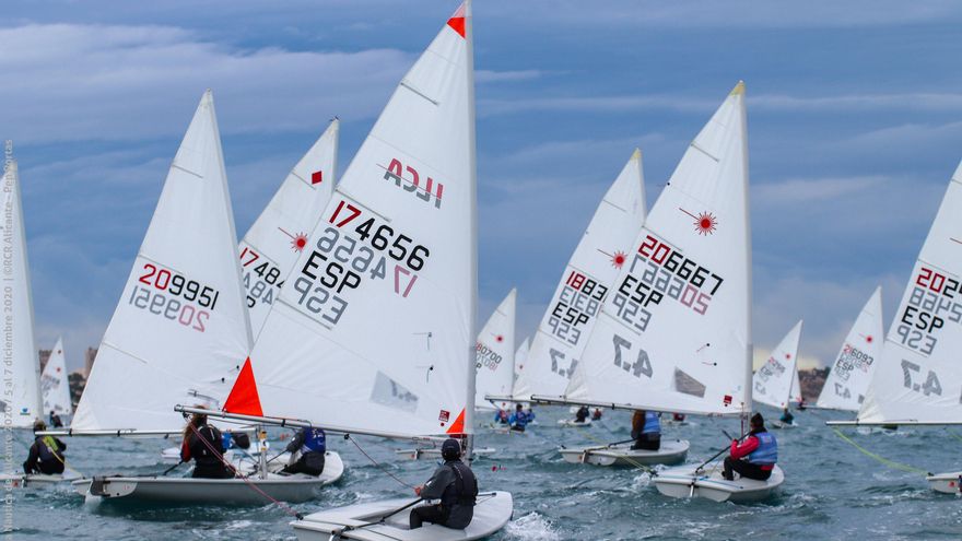 Se ha cerrado el primer capítulo de la cita alicantina, con la Vela Ligera como protagonista en el RCR de Alicante.