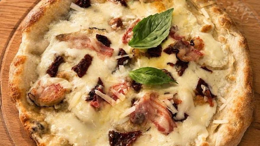 La pizzería de Gran Canaria donde probar pizzas con masas más sorprendentes: sabores innovadores