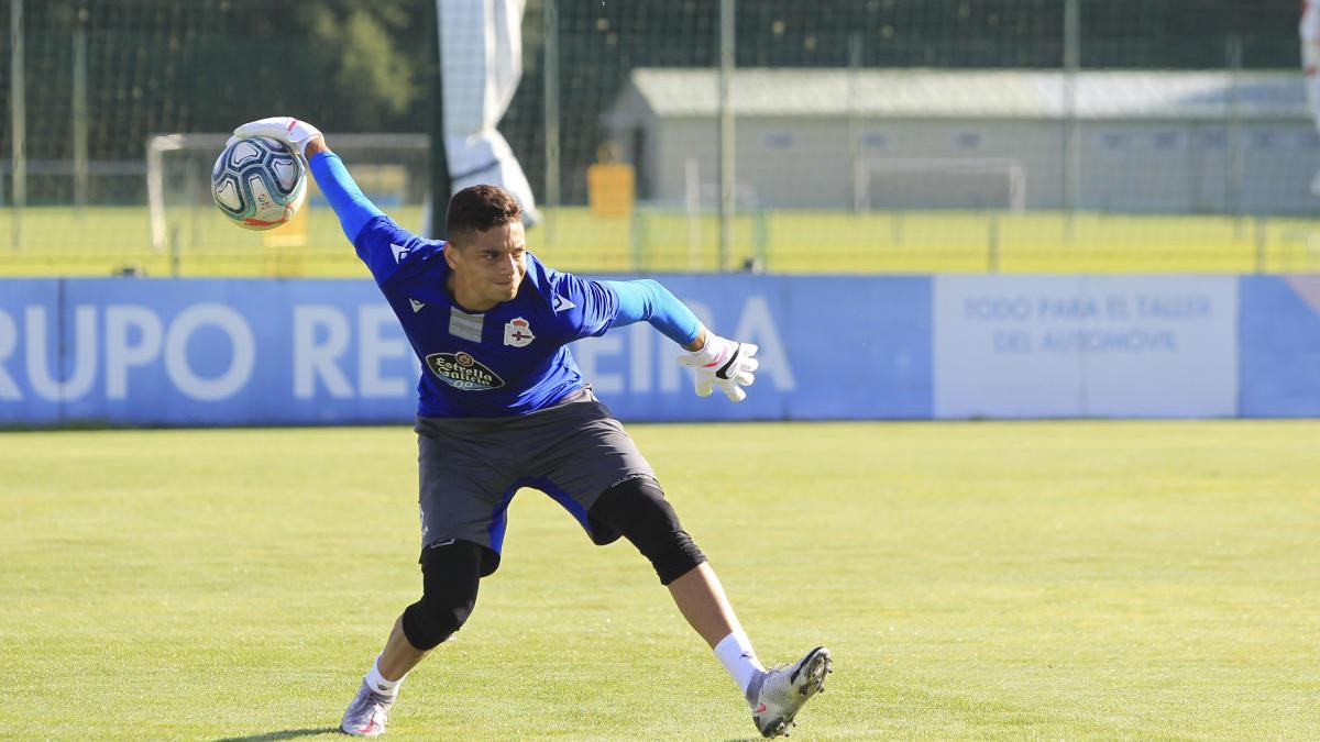 Lucho Garcia, en un entrenamiento en Abegondo.