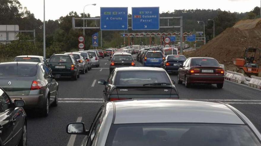 Retenciones en un peaje de la autopista AP-9. víctor echave