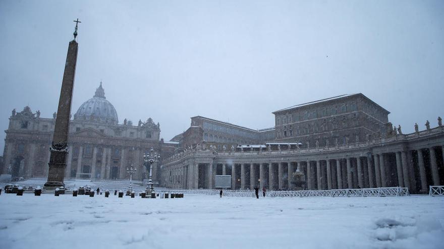 Roma celebra la llegada de la nieve