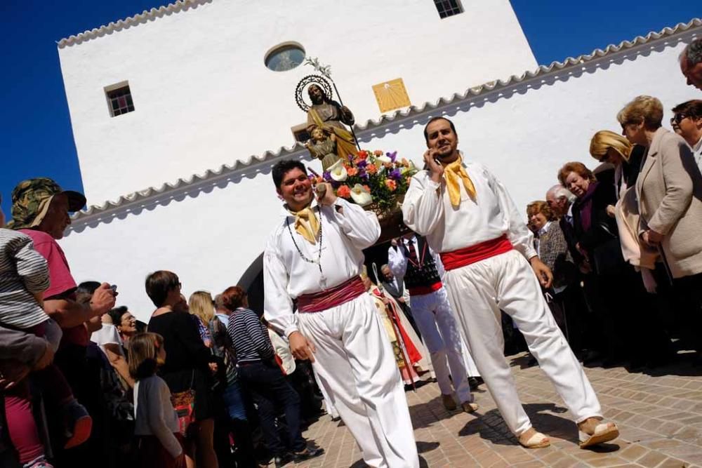 Buen día y mucha gente en Sant Josep