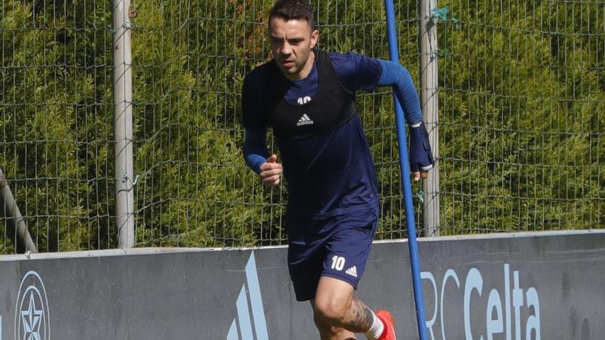 Aspas se ejercita en el entrenamiento de esta mañana. // R. Grobas