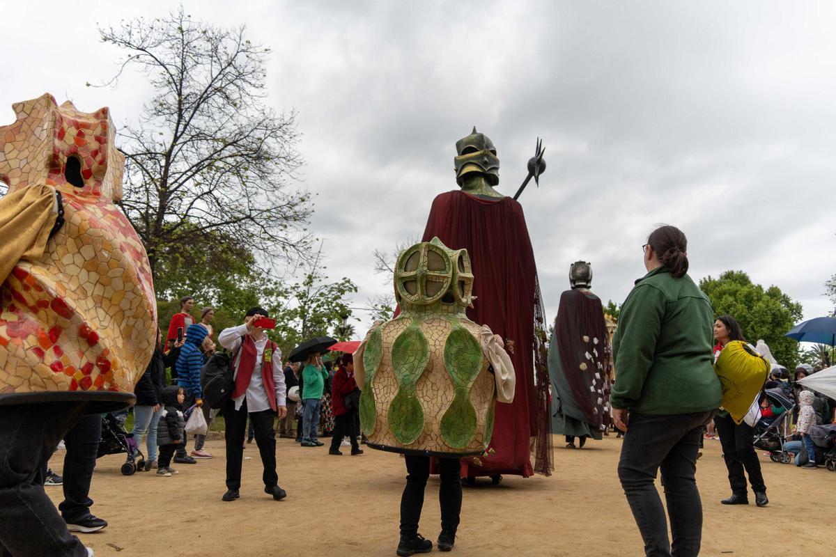 Más de 600 gigantes desfilan en Barcelona para conmemorar los 600 años de esta tradición