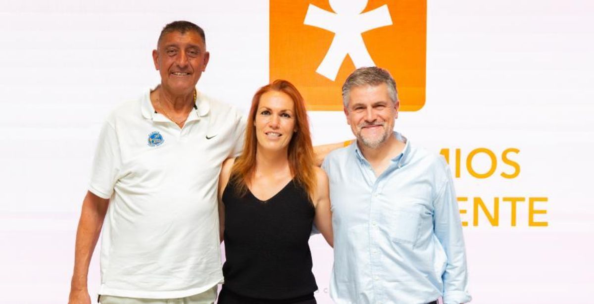 L'entrega del guardó als responsables del projecte Únics Cerdanya