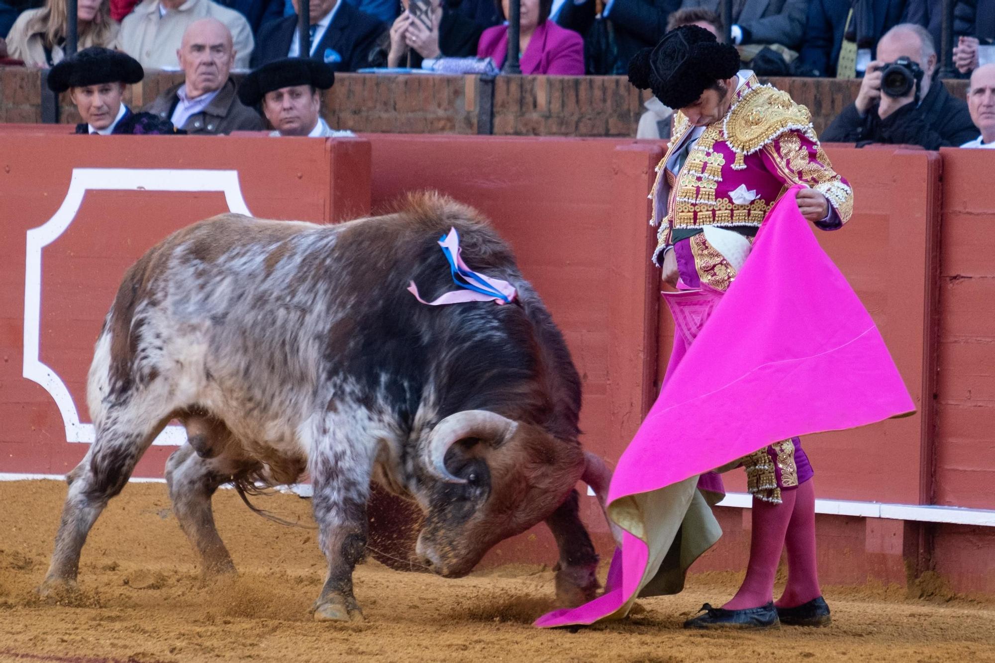 Morante saludando a su segundo toro.