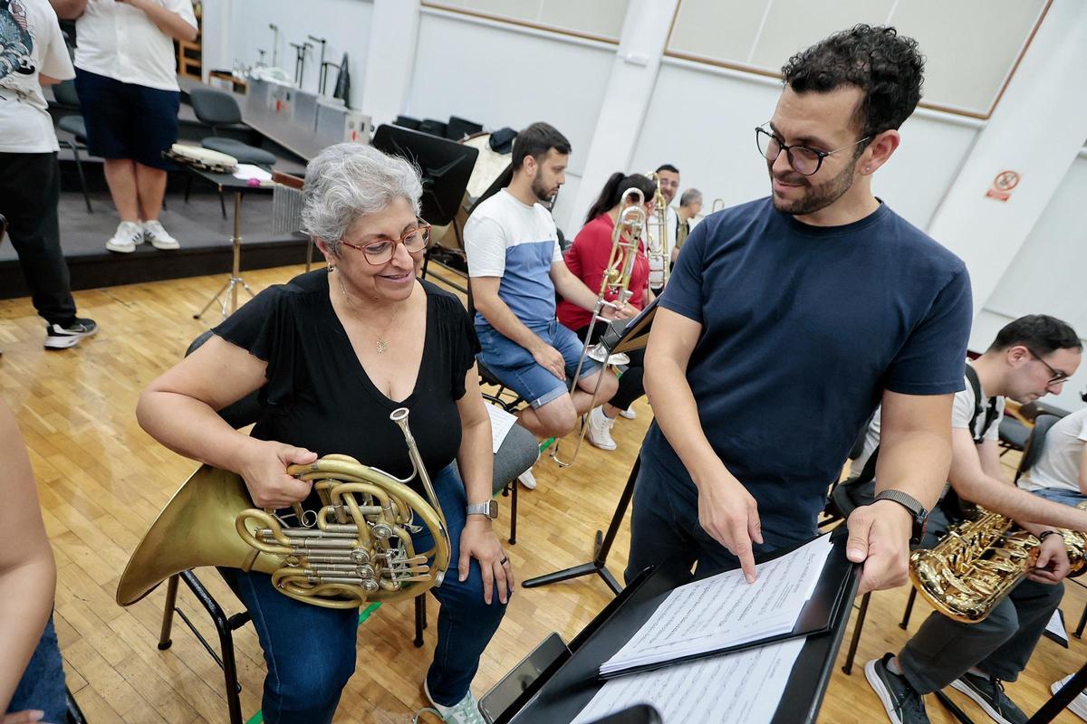Primer ensayo general del coro y la orquesta de la misa del papa en el Puerto de Santa Cruz de Tenerife
