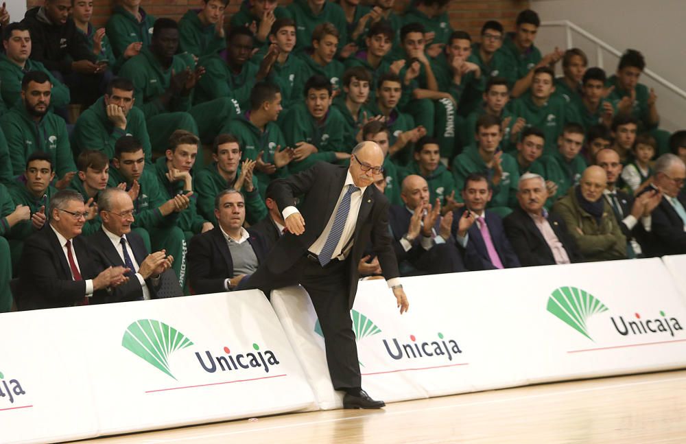 El Unicaja presenta la profunda remodelación de sus instalaciones, justo en la efeméride de su adquisición: el 18 de diciembre de 1985, la Sociedad Deportiva Caja de Ronda  adquirió los terrenos al Ay