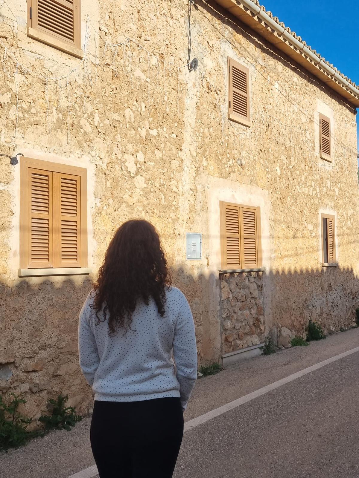 Julia lamenta lo mucho que le ha costado conseguir una hipoteca.