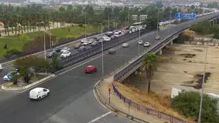 Retenciones kilométricas en los accesos a Sevilla por la A-49 y en la SE-30 por el Centenario