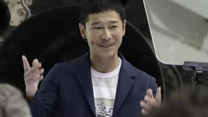 ealos45083051 japanese billionaire yusaku maezawa speaks after spacex foun180918201140