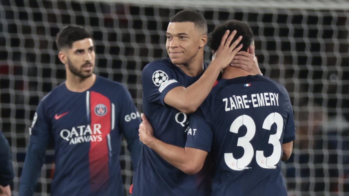 Kylian Mbappé celebra su gol con el PSG ante la Real Sociedad.