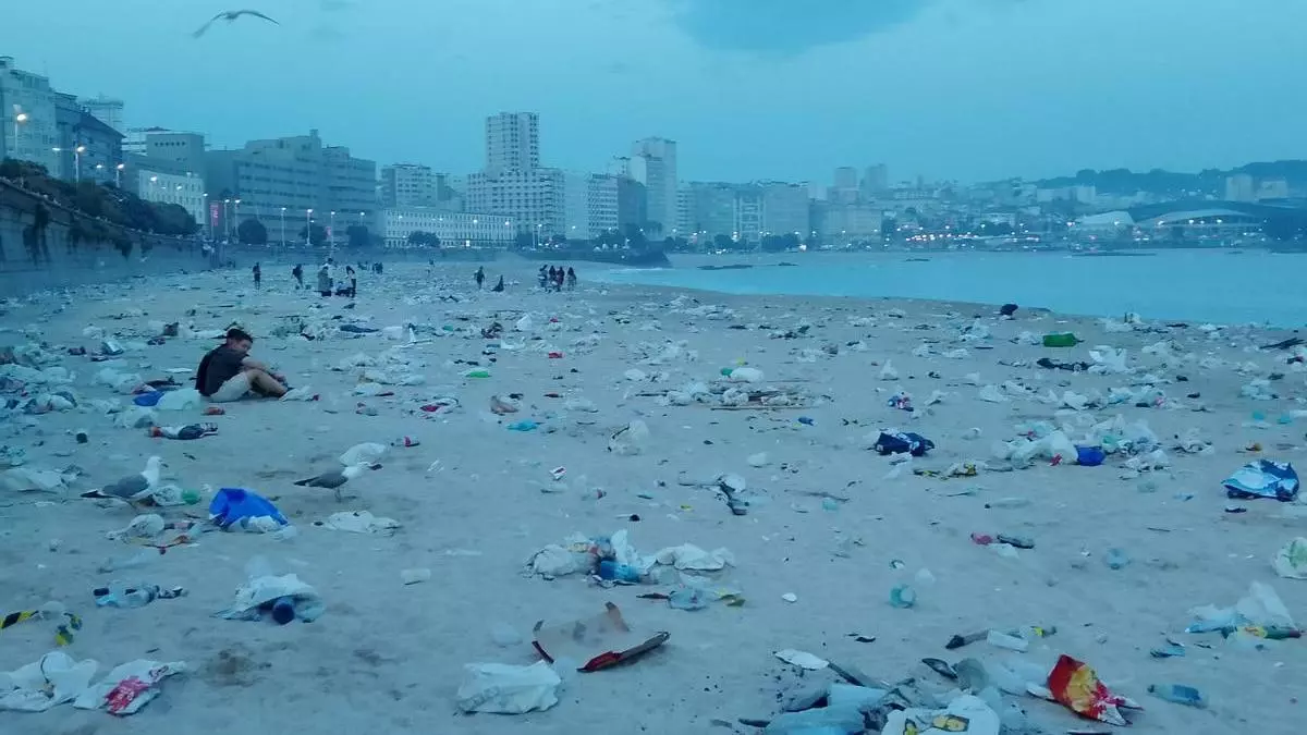 Inés Rey anuncia medidas para evitar la acumulación de basura en San Juan: «La imagen es lamentable»