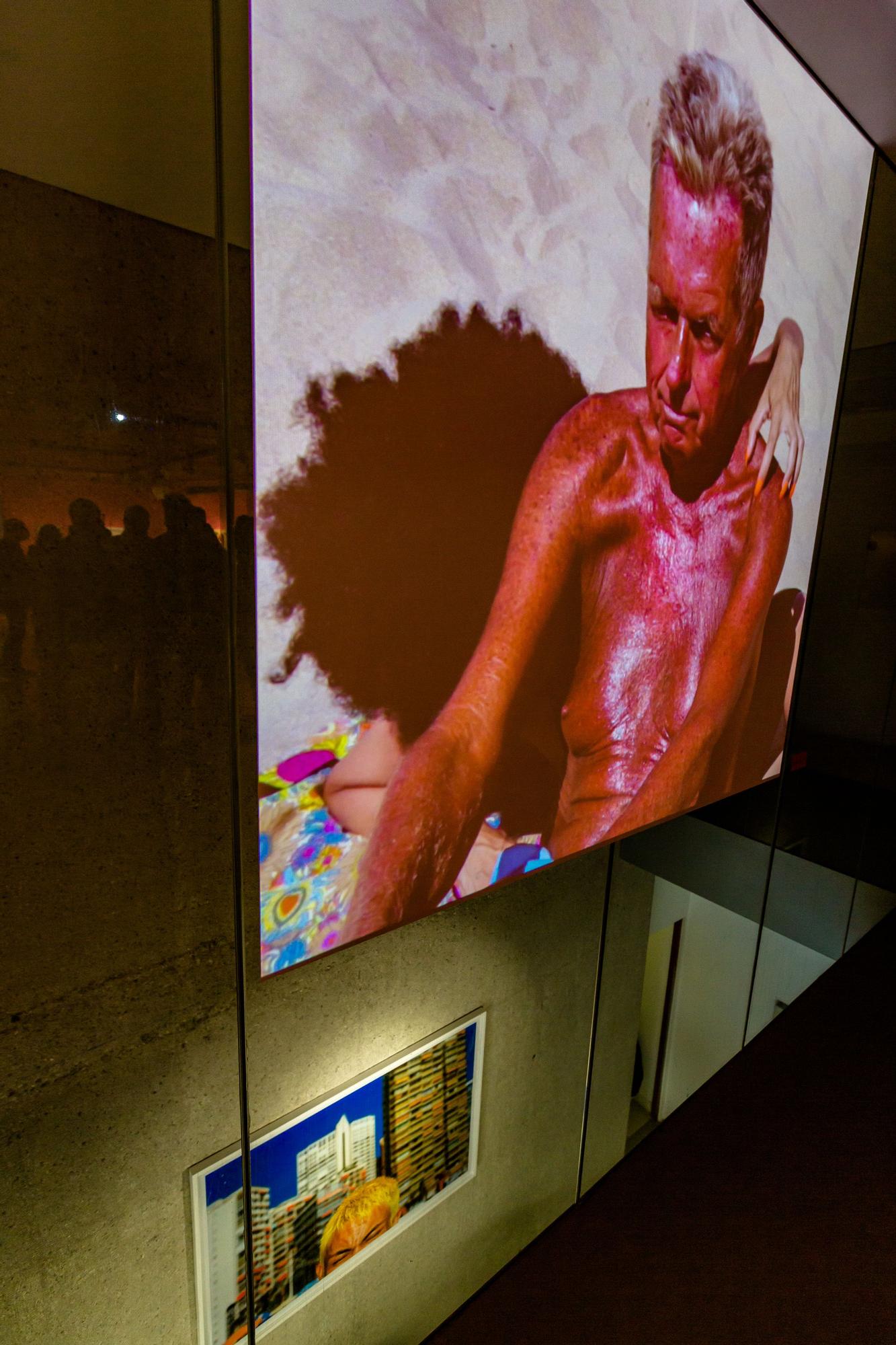 Inauguración de la exposición de Cristina de Middel, Martin Par y María Moldes en Benidorm