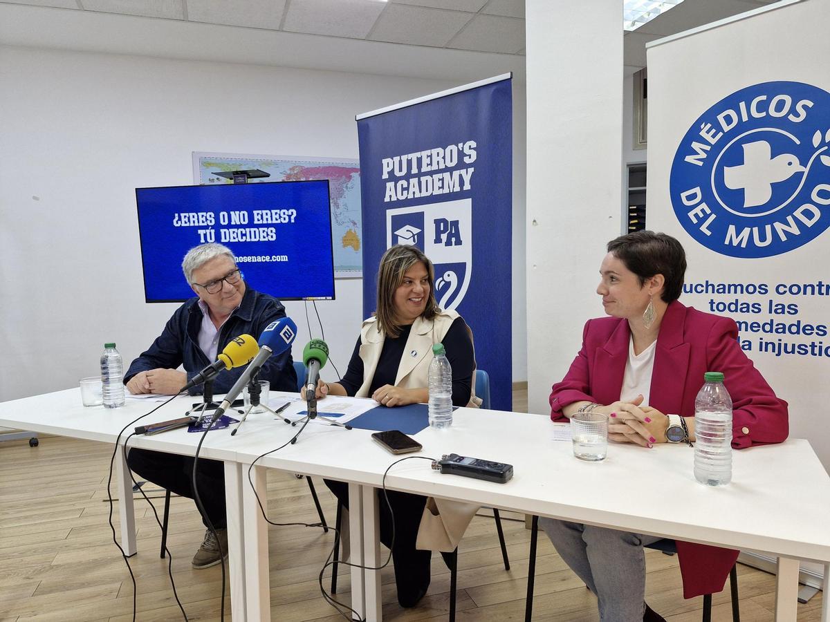 José Fernández, Gimena Llamedo y Vanesa Fernández, directora de Igualdad