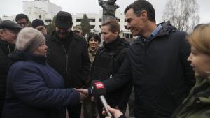 Sánchez comprova els efectes de la invasió russa al visitar Butxa i Irpín