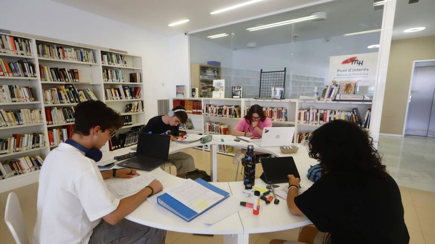 Los alumnos de la dana se examinan de la PAU