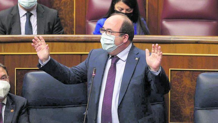 El ministro de Política Territorial y Función Pública, Miquel Iceta, en el Congreso.