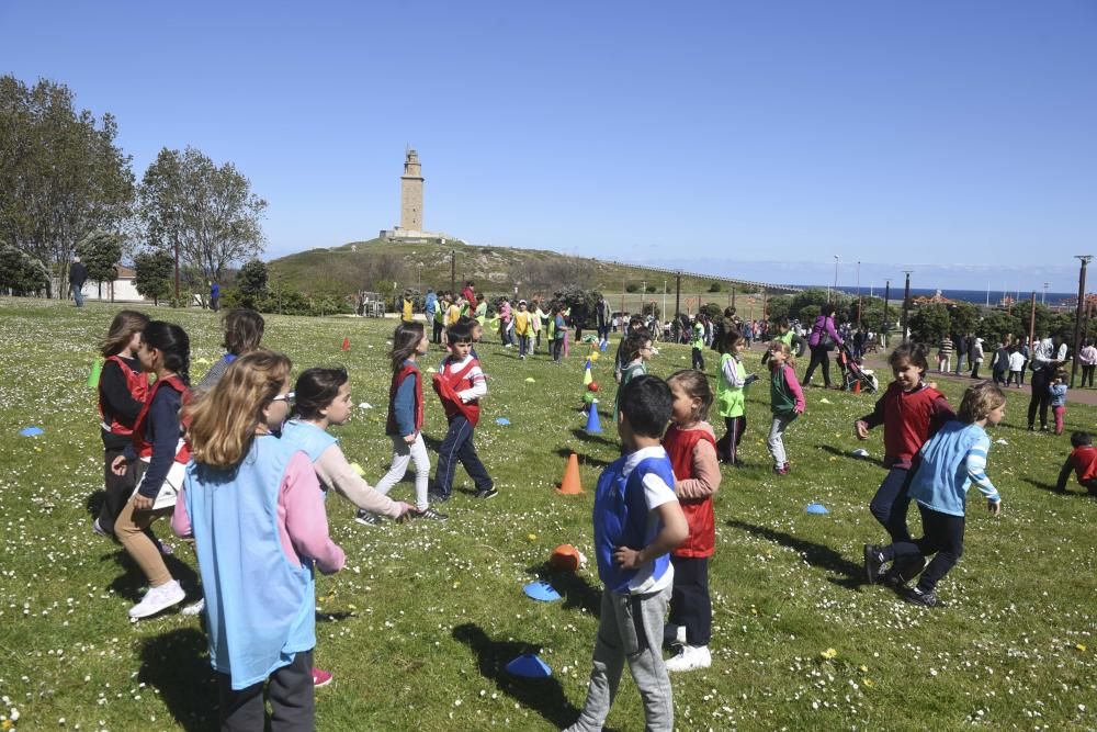 Alumnos del Víctor López Seoane participan en la actividad 'Educación Física na rúa'