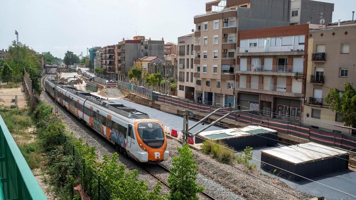 Sant Feliu redibuja su futuro tras el soterramiento de las vías de tren con un nuevo 'ecodistrito'