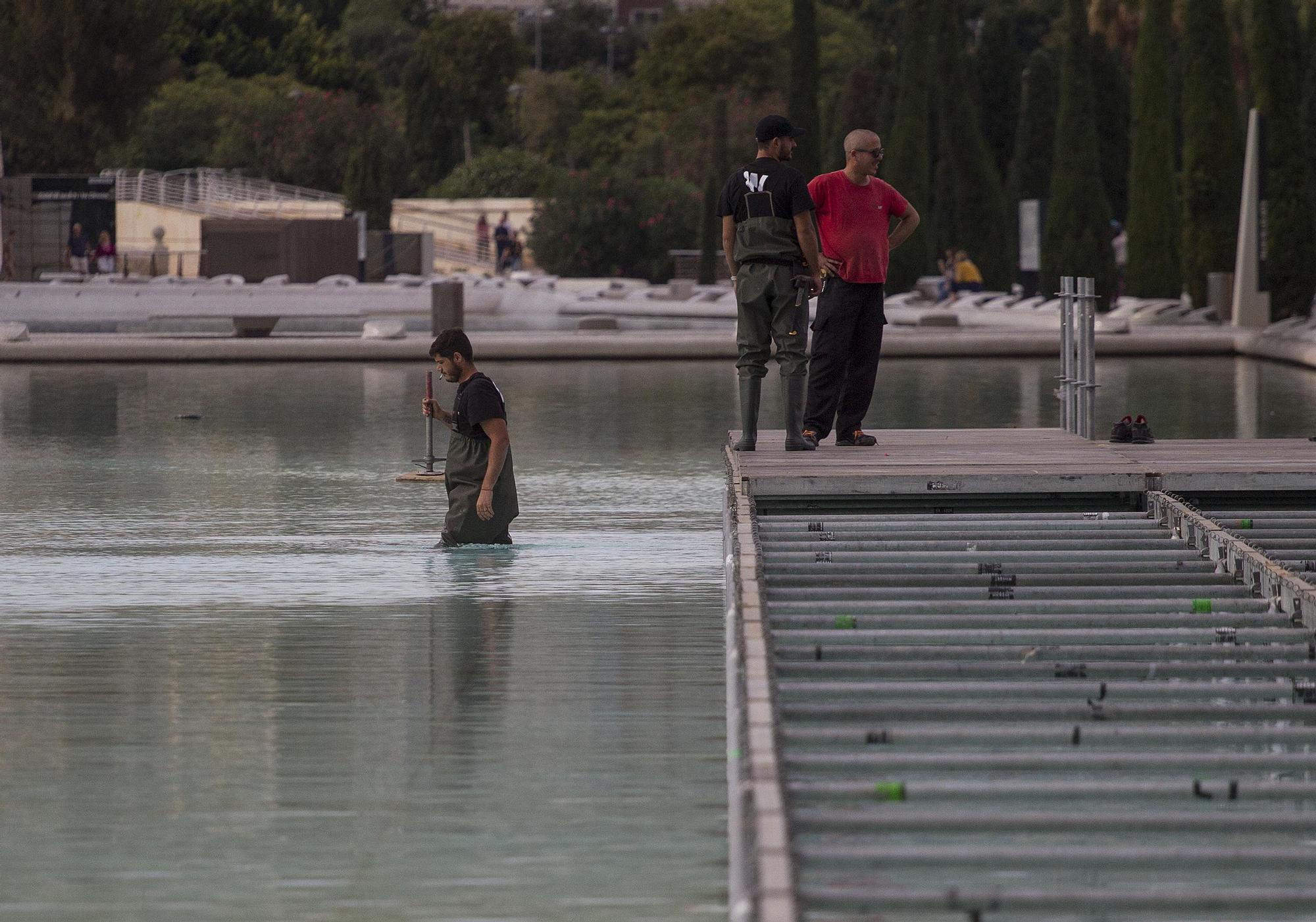 Empieza el montaje de la pasarela de meta del Maratón de València