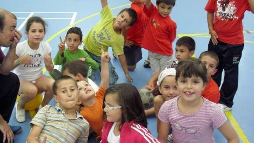 Niños participantes en una edición anterior en la ludoteca. // G.S