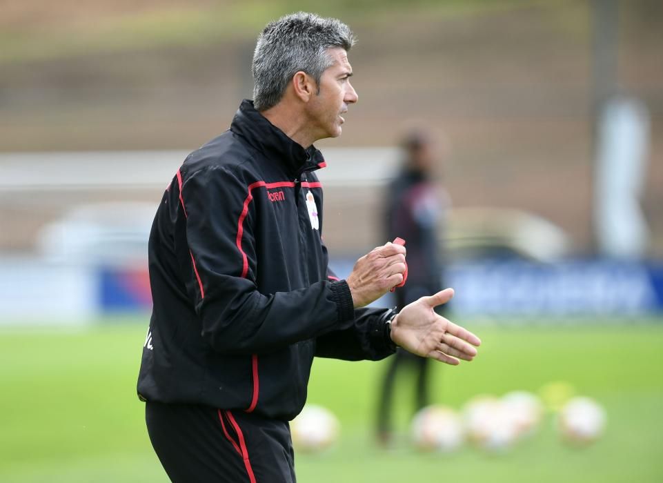 El nuevo técnico blanquiazul se pone al frente del equipo. El segundo entrenador Fabián Rivero y el preparador físico Moisés del Hoyo se unen junto a Martí al cuerpo técnico del primer equipo.