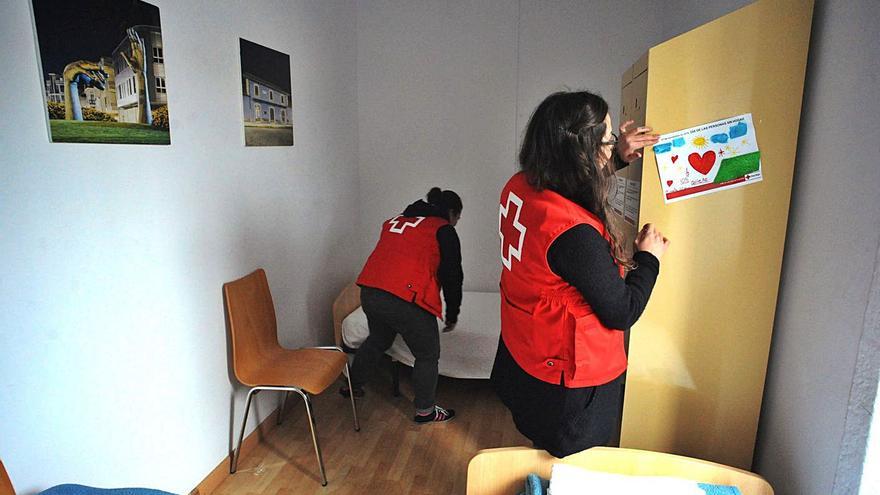 Imagen de archivo del interior del albergue de transeúntes de Cruz Roja en Vilagarcía. |   // IÑAKI ABELLA